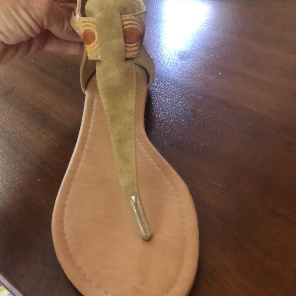 101 Sandals - Picture 3 of 6